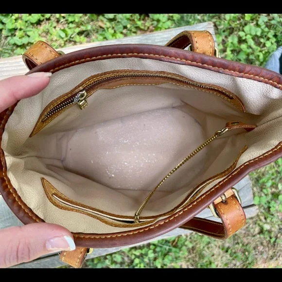 Louis Vuitonn Monogram Bucket Purse - Picture 5 of 7